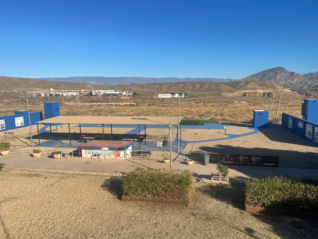 Puesto de tiro e instalaciones deportivas